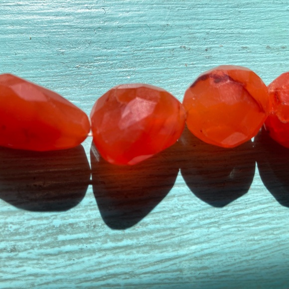Elegant Red Beaded Necklace - Picture 3 of 8